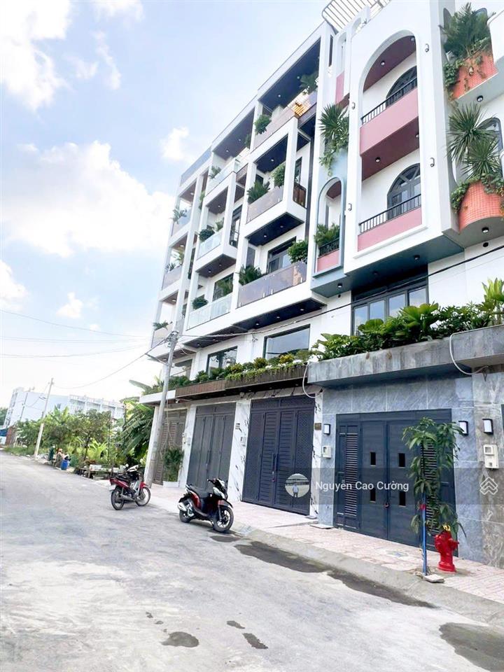Nhà phố nội thất đẹp, 4x16m, 1 lửng 3 lầu, đường nhựa 8m, thạnh xuân 25