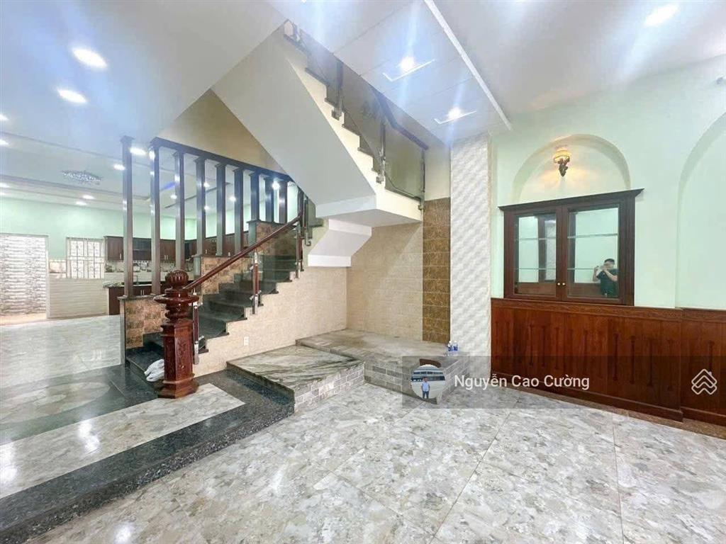 Nhà mặt tiền trần thị cờ 5x26m đúc 4 tầng đường 20m kinh doanh buôn bán sầm uất, thới an, q12