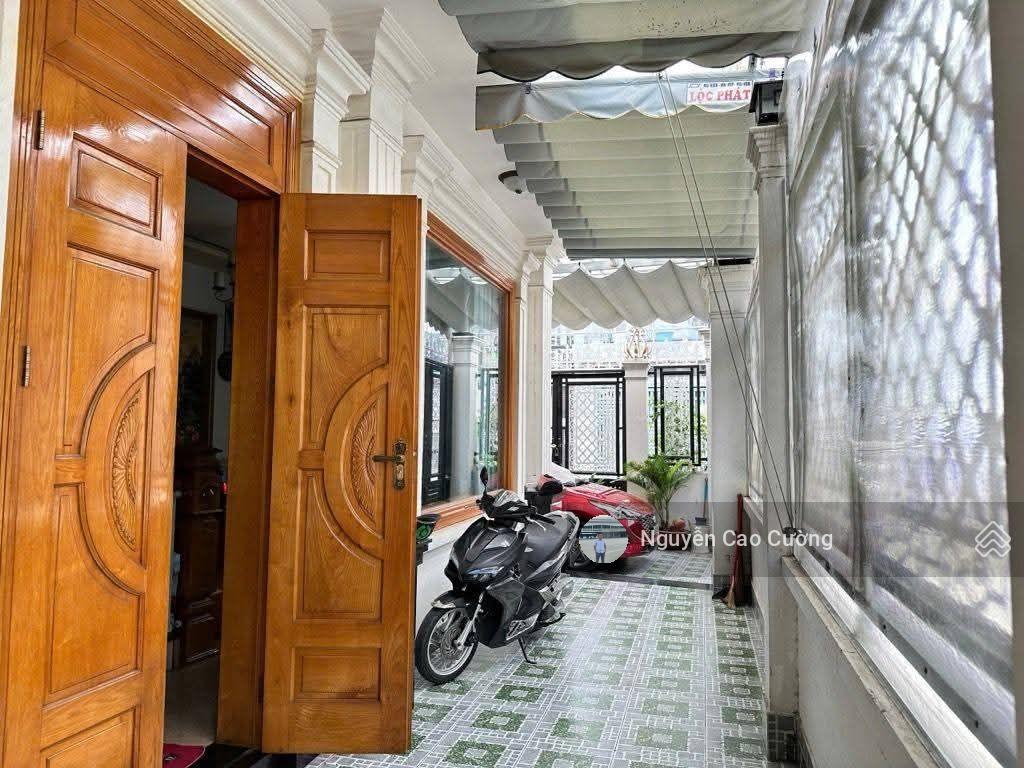 Giảm 500tr, nhà góc 2 mặt tiền 4.8x15m đúc 5 tầng đường 8m, tân chánh hiệp 5