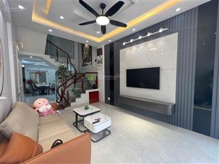 Cho thuê nhà nguyên căn full nội thất  ô tô đỗ cửa, gần văn cao