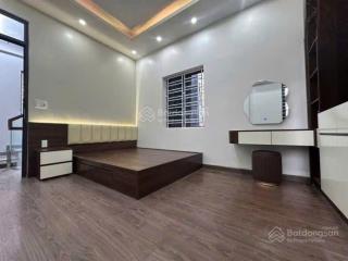 Cho thuê nhà 4 tầng khu vực văn cao