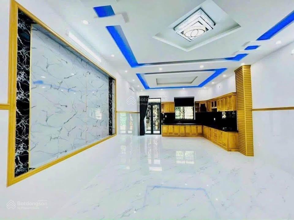 Bán nhà 1 trệt 4 lầu 2 mặt tiền, đường lạc long quân p.vũng tàu , giá 16 tỷ 500