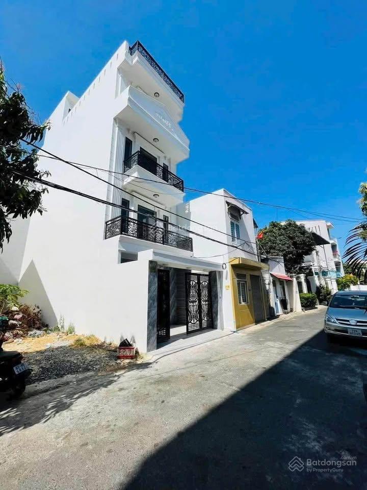 Bán nhà 1 trệt 4 lầu 2 mặt tiền, đường lạc long quân p.vũng tàu , giá 16 tỷ 500