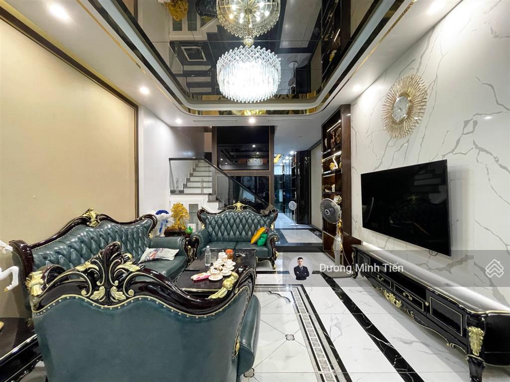 Nhà 5 tầng thang máy phân lô văn cao  90m2 ngang 4.5m  nội thất cao cấp