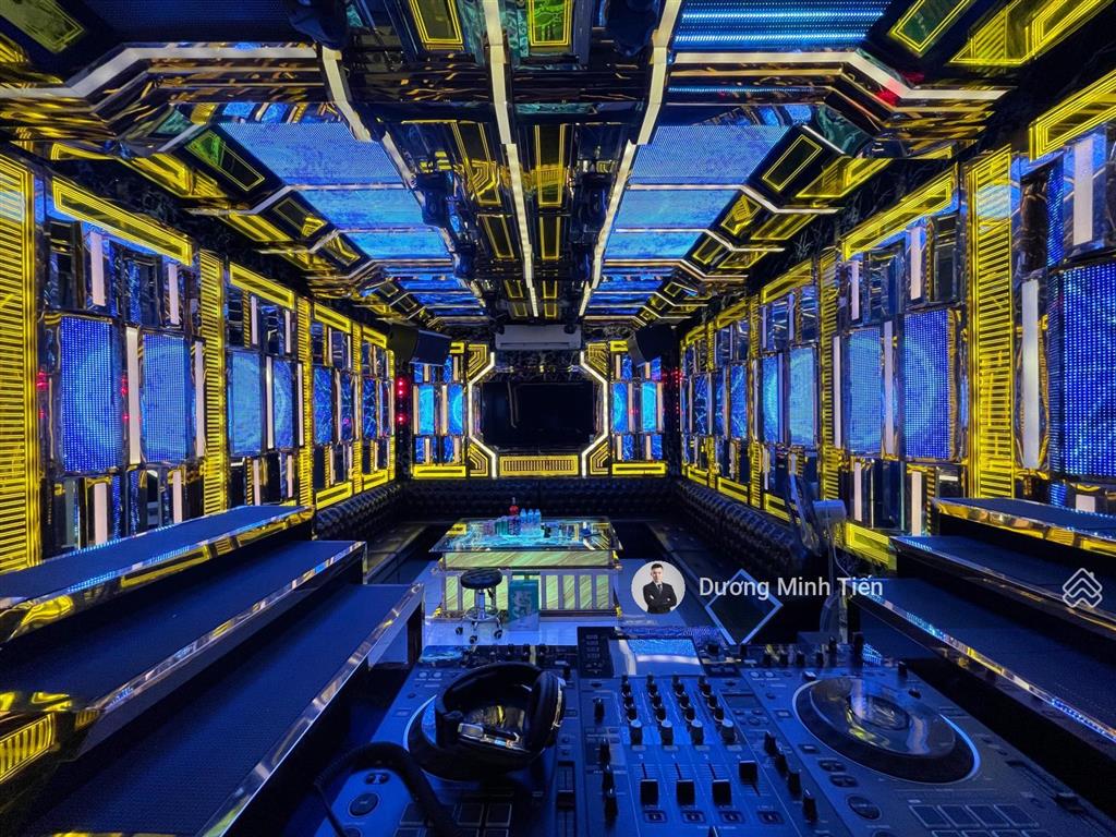 Nhà 5 tầng thang máy phân lô văn cao  90m2 ngang 4.5m  nội thất cao cấp