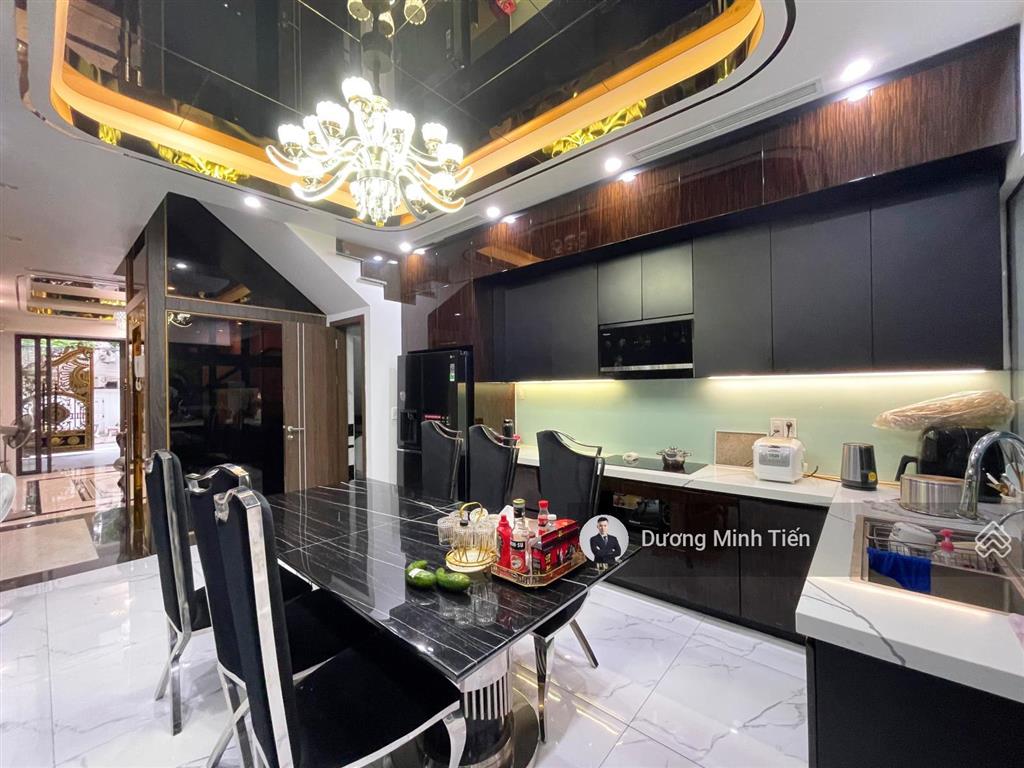 Nhà 5 tầng thang máy phân lô văn cao  90m2 ngang 4.5m  nội thất cao cấp