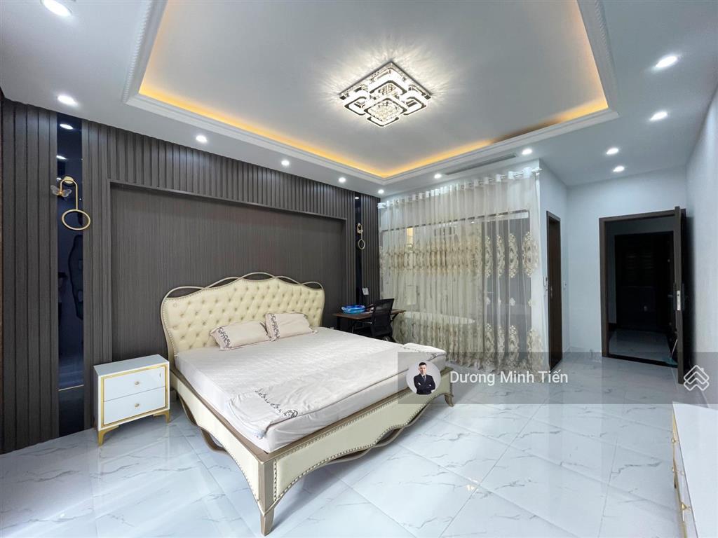 Nhà 5 tầng thang máy phân lô văn cao  90m2 ngang 4.5m  nội thất cao cấp