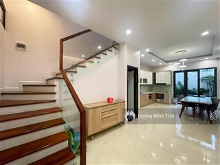 Nhà 3 tầng dân xây mặt đường tuyến 2 trung lực  93m2  đông tứ trạch