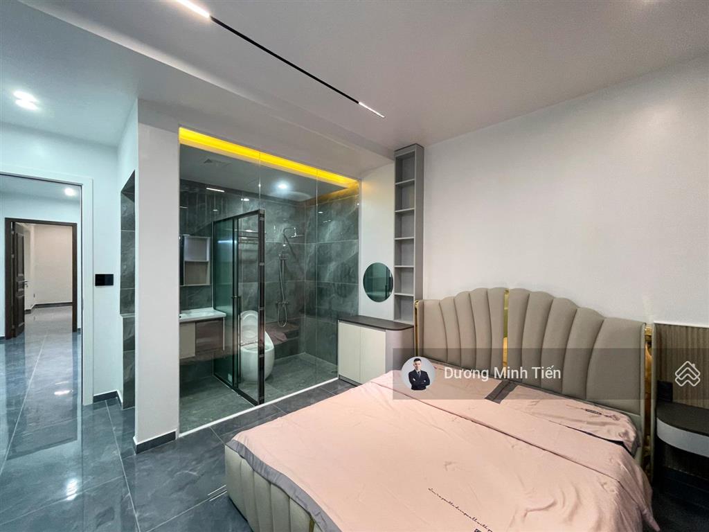 Nhà 5 tầng thang máy tuyến 2 trung lực  65m2  hướng nam