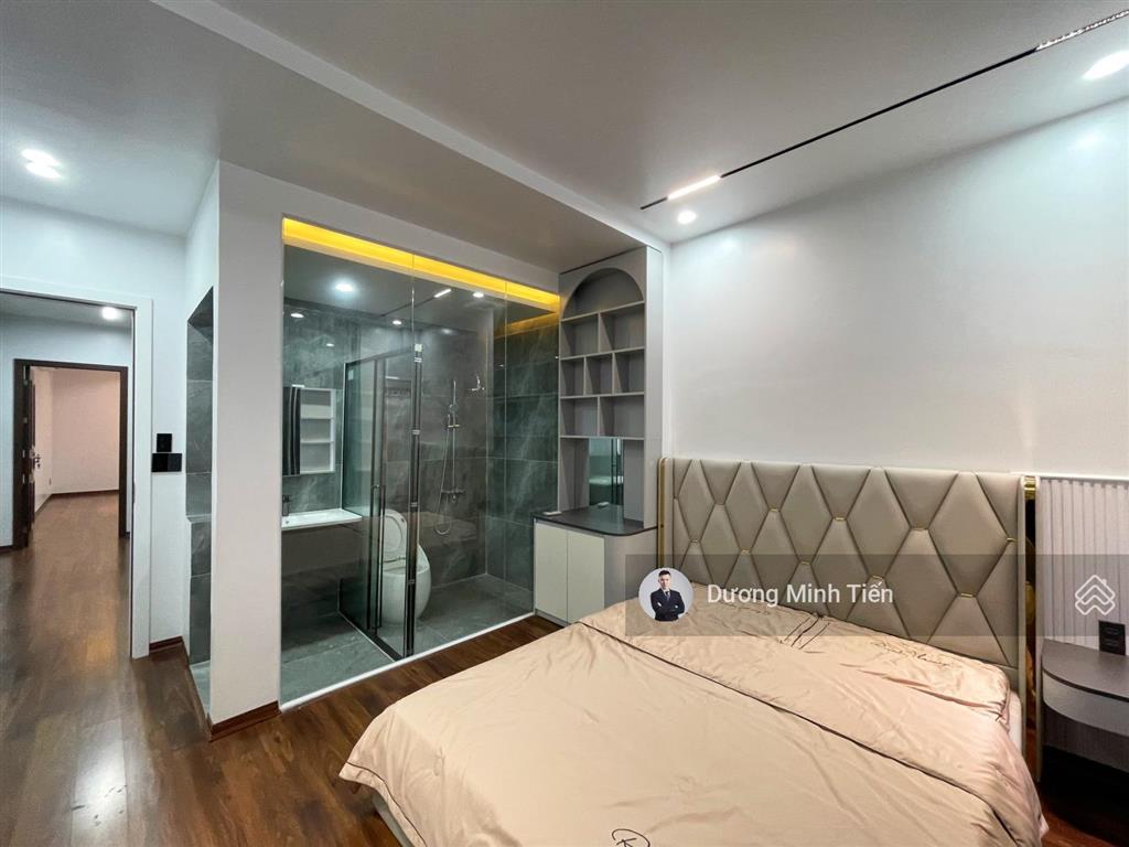 Nhà 5 tầng thang máy tuyến 2 trung lực  65m2  hướng nam