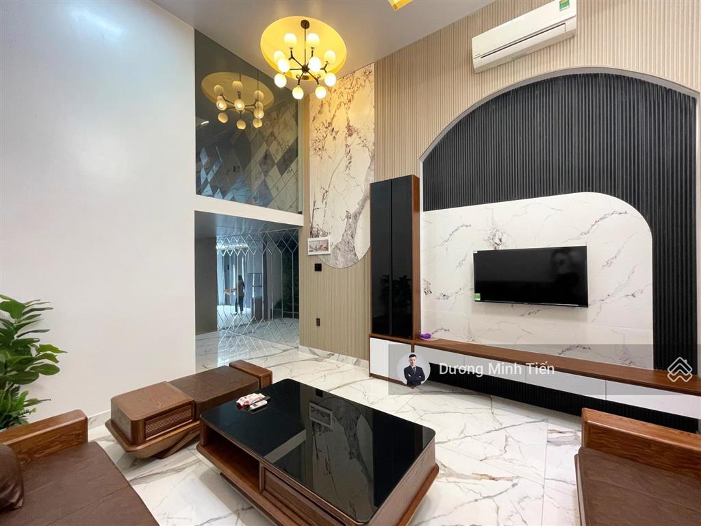 Nhà 5 tầng thang máy tuyến 2 trung lực  65m2  hướng nam