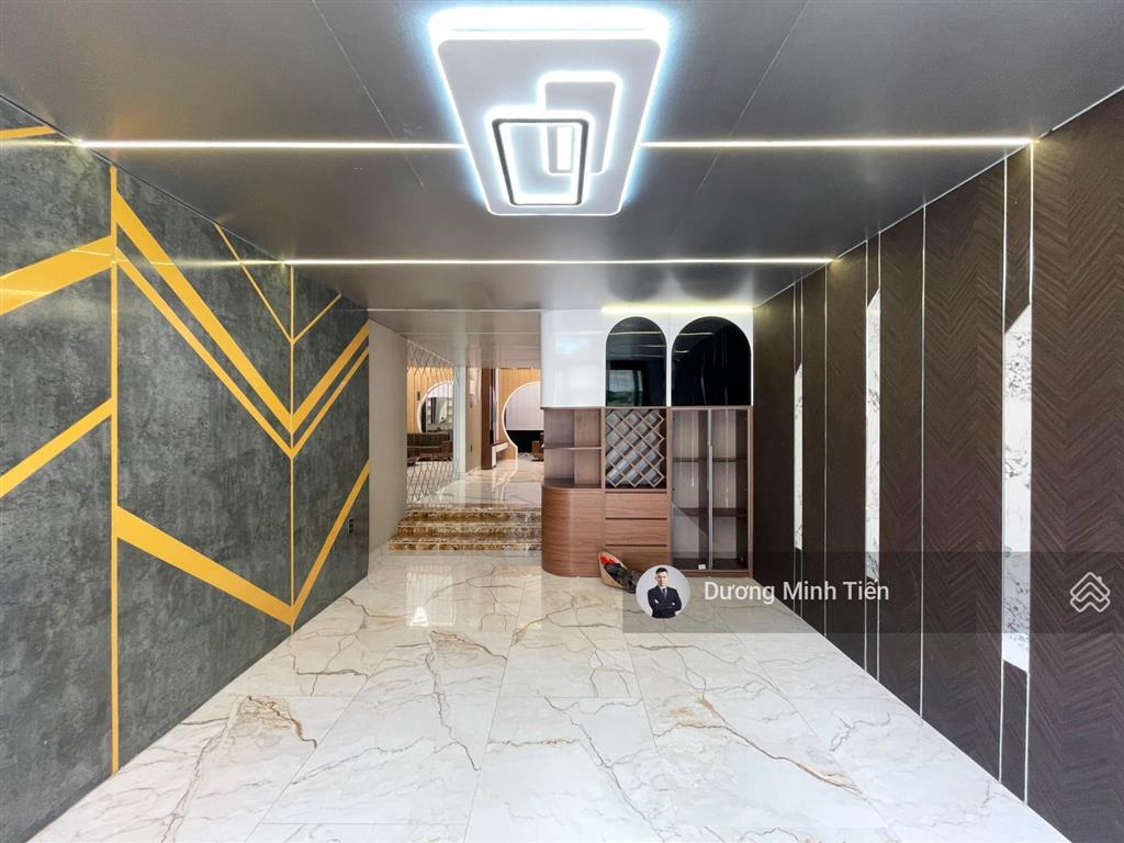 Nhà 5 tầng thang máy tuyến 2 trung lực  65m2  hướng nam