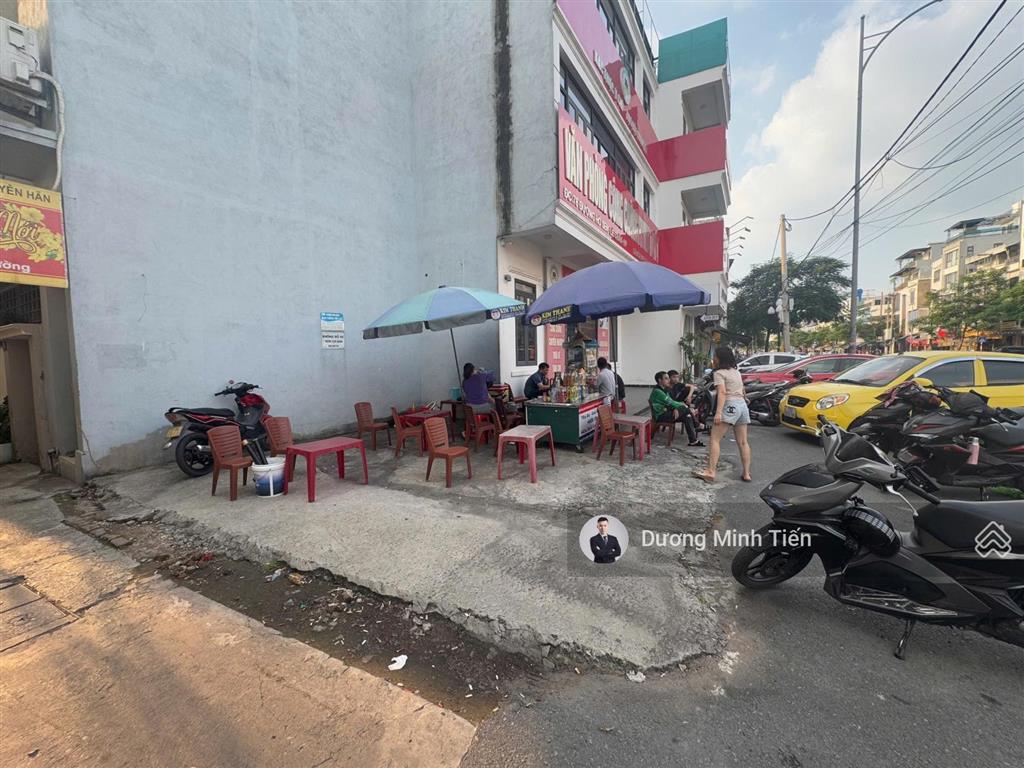 32.7m2 mặt đường hồ sen đoạn gần ngã tư dư hàng  mặt tiền 5.54m  giá cực tốt