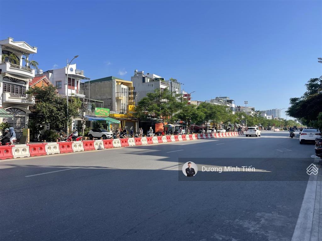 32.7m2 mặt đường hồ sen đoạn gần ngã tư dư hàng  mặt tiền 5.54m  giá cực tốt