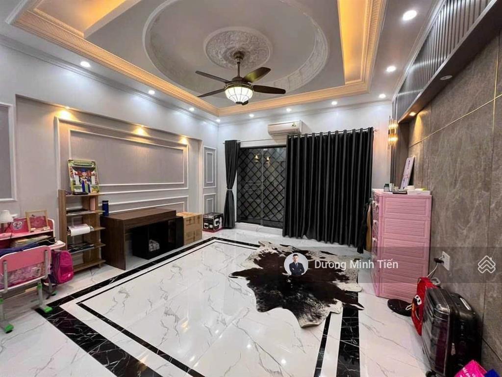 Nhà 4 tầng khu phân lô 193 văn cao  90m2 ngang 4.5m  đường 12m