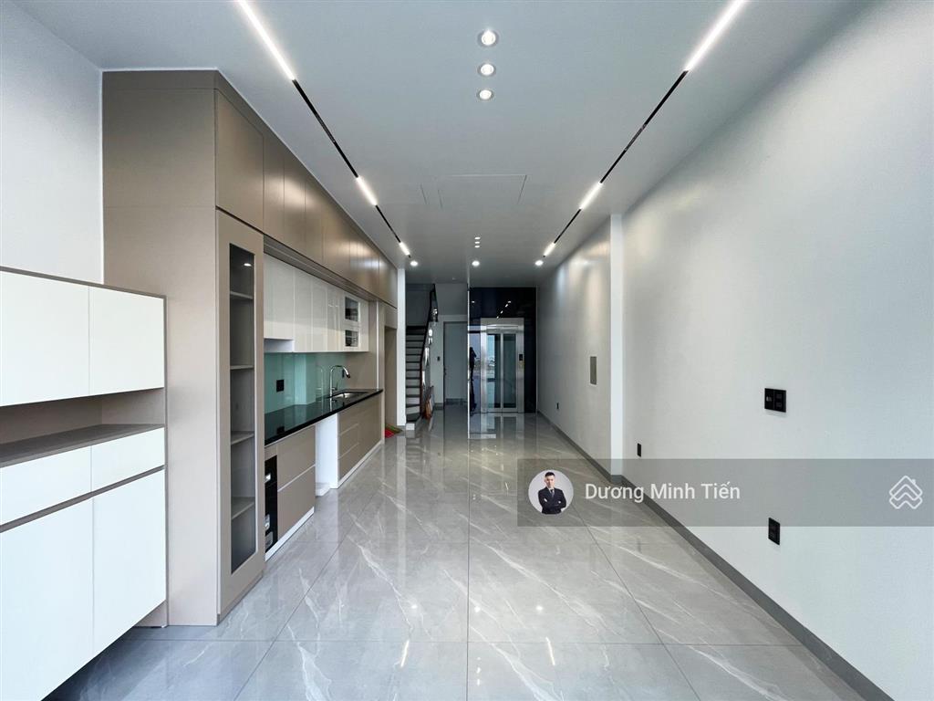 Nhà 6 tầng thang máy tđc cây đa sau toà án  đường 15m  nội thất cao cấp