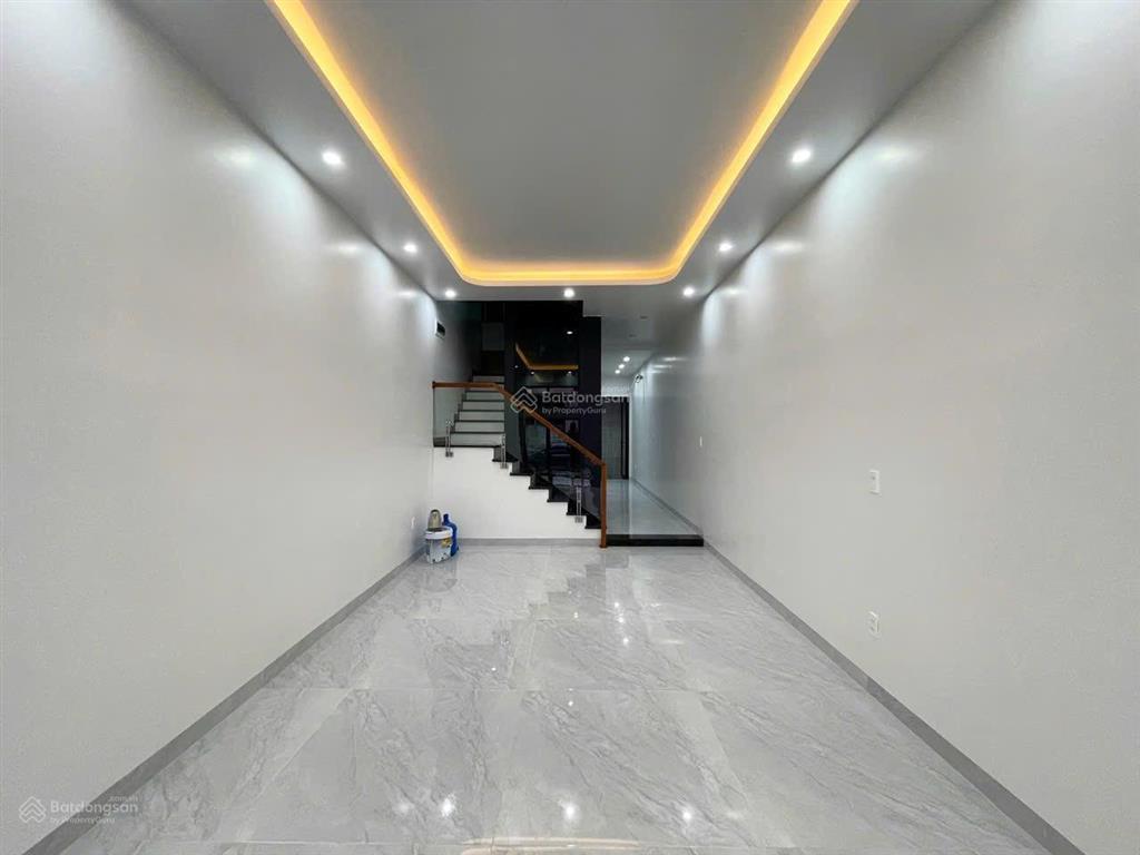 Nhà 5 tầng thang máy tđc lê hồng phong  60m2  đông nam