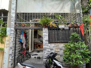 Bán nhà ngay chợ xóm nghèo gần vincom 550 dĩ an giá rẻ