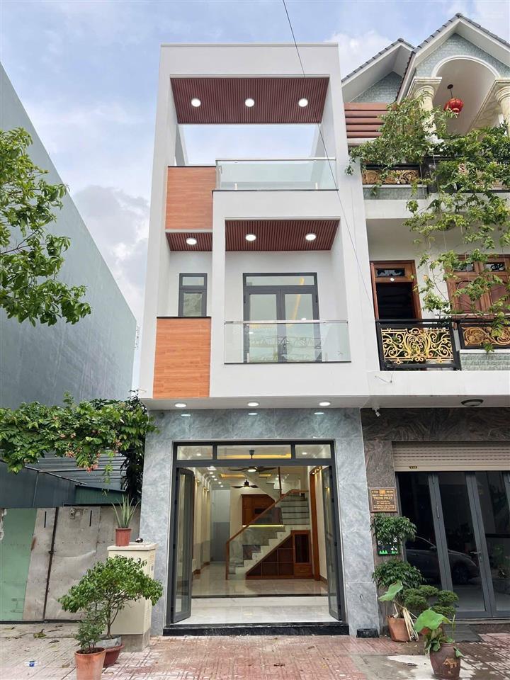 Bán nhà vị trí trung tâm gần vincom 550 dĩ an 1 trệt 2 lầu mới hoàn thiện