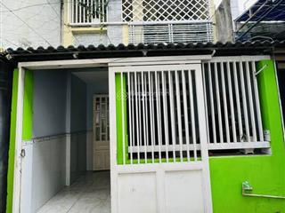 Bán nhà trệt lầu giá rẻ gần chợ cách ngã ba ông xã  dĩ an 300m