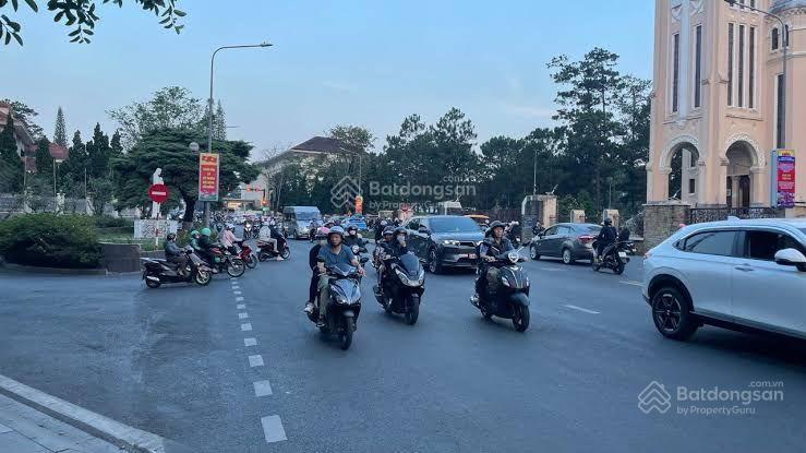 Đất liên kế đường ô tô ngay trung tâm đà lạt, gần nhà thờ con gà