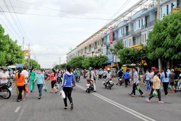 Chính chủ cần bán căn nhà trệt lầu mới cách ql 13 vào 300m mặt tiền đường nhựa