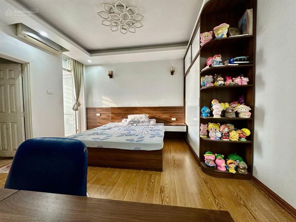 Chung cư hòa phát  gần hồ đền lừ  3 pn  130m2  full nội thất tiền tỷ  bán rẻ 8 tỷ