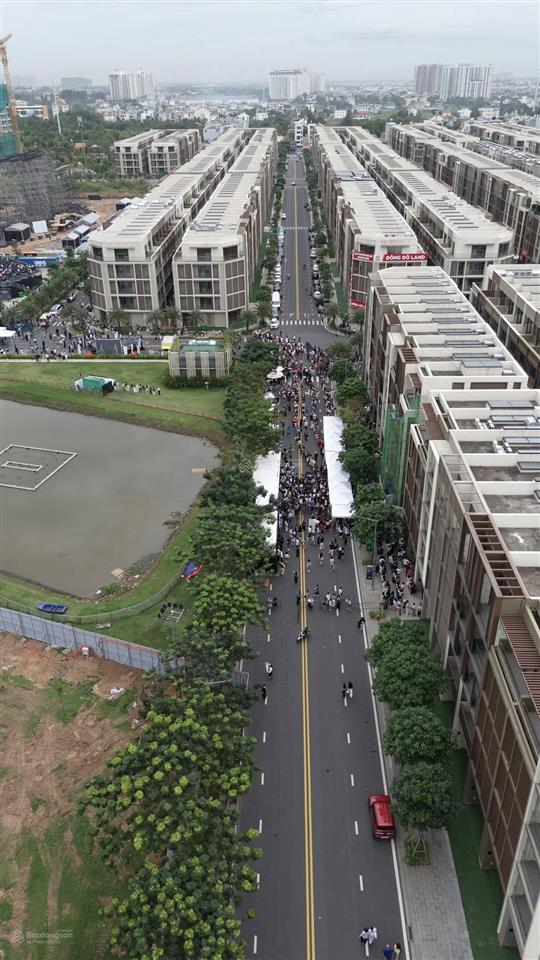 Nhà phố soho global city mặt tiền đỗ xuân hợp