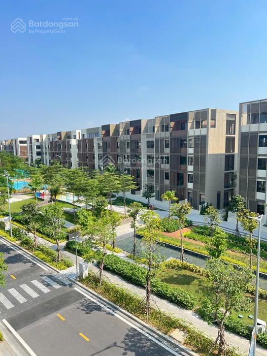 Nhà phố soho global city mặt tiền đỗ xuân hợp