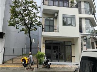 Bán nhà 3 tầng 1 tum phạm cự lượng , diện tích 104m2 ngang 5m, giá bán 16,5 tỷ có tl