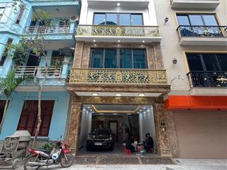 Cần bán gấp nhà đường hoàng quốc việt 52m2, 6 tầng thang máy, ô tô tránh, kinh doanh, giá 15,5 tỷ.