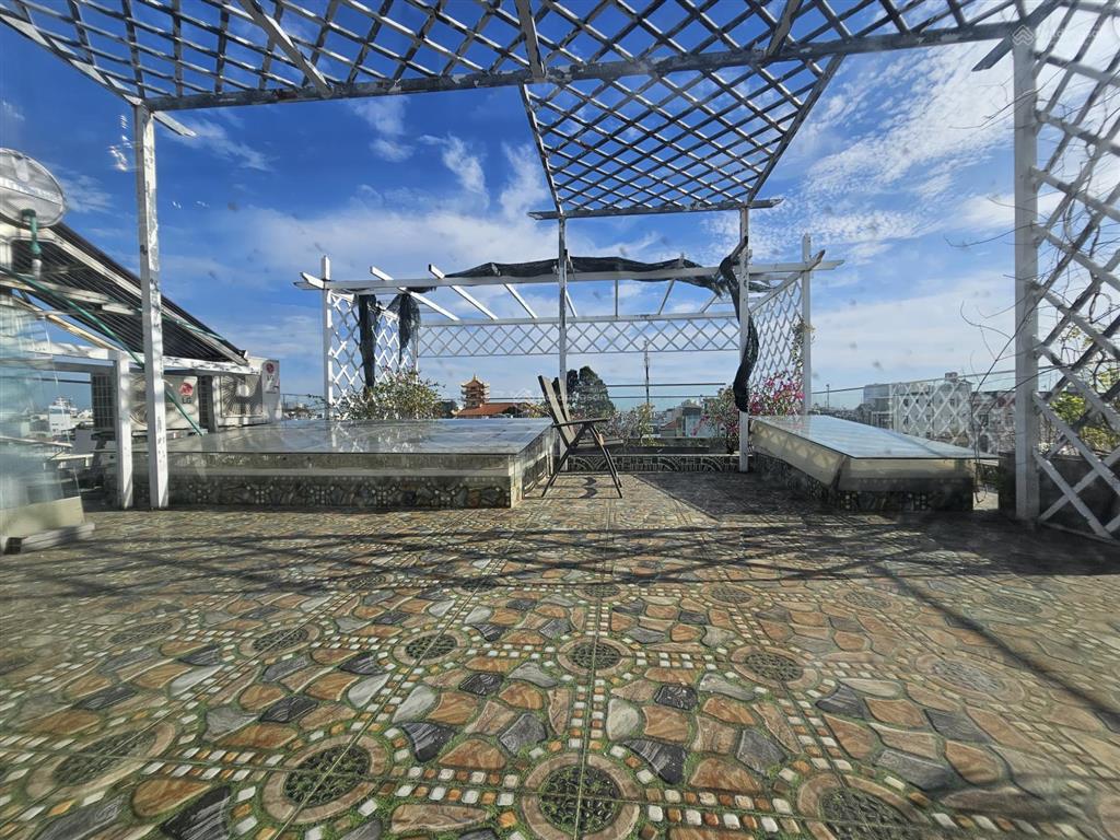 Bán nhà 4 tầng có căn hộ đang có thu nhập, mặt tiền đường nguyễn tuyển phường bình trưng tây quận 2