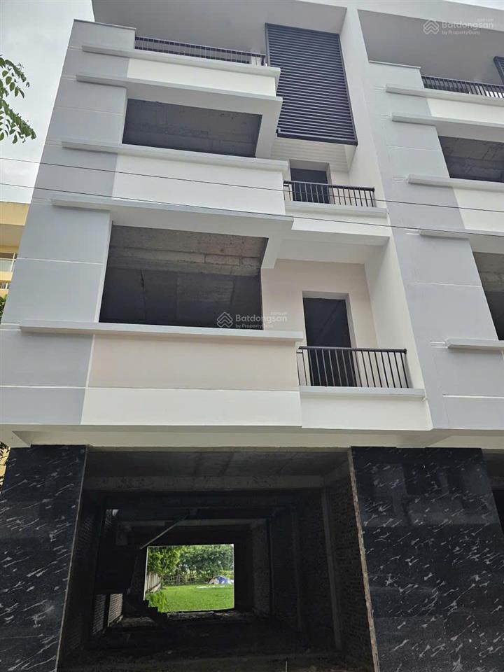 Bán nhà 4 tầng, 105m2, 6 tỷ mới xây thô chân tòa lafortuna, vĩnh yên, vĩnh phúc