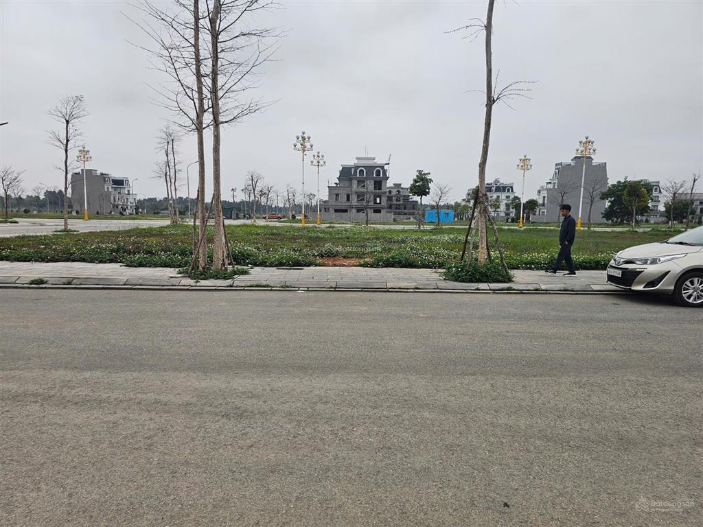 Bán biệt thư siêu vip kđt nam vĩnh yên, 348m2, đường 21m view siêu thị go! giá chỉ 27.5tr/m2