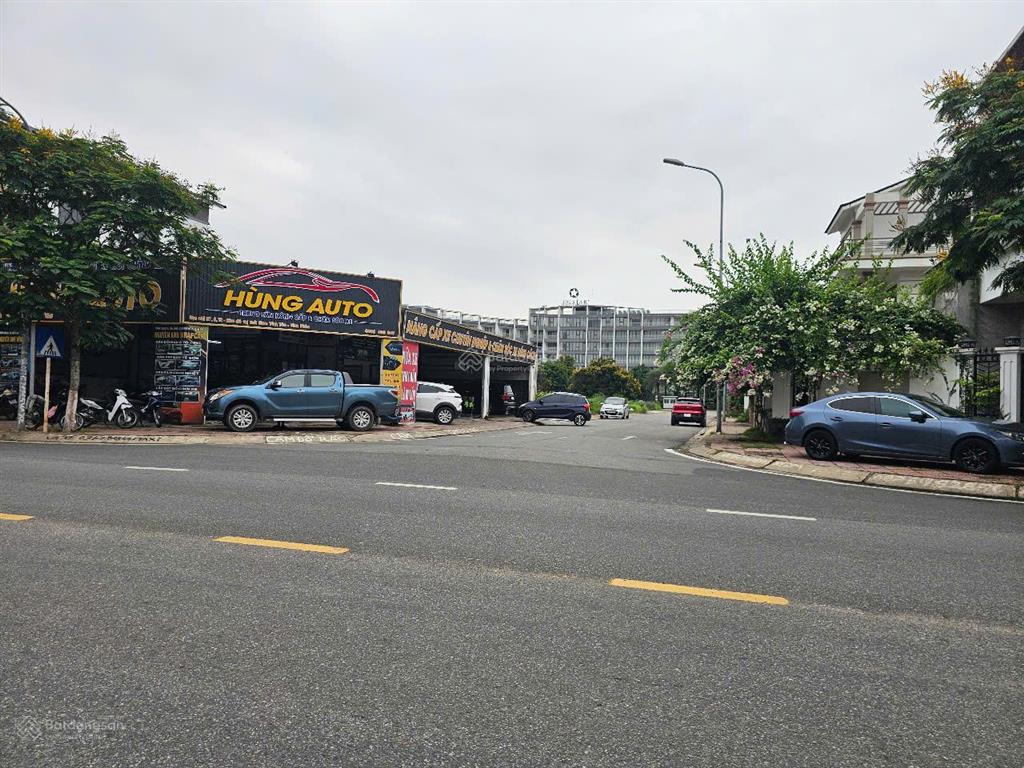 Bán đất dvtm vị trí đắc địa bậc nhất kđt nam vĩnh yên 2.800m2x50m mặt tiền, đường 21m. 11tr/m2