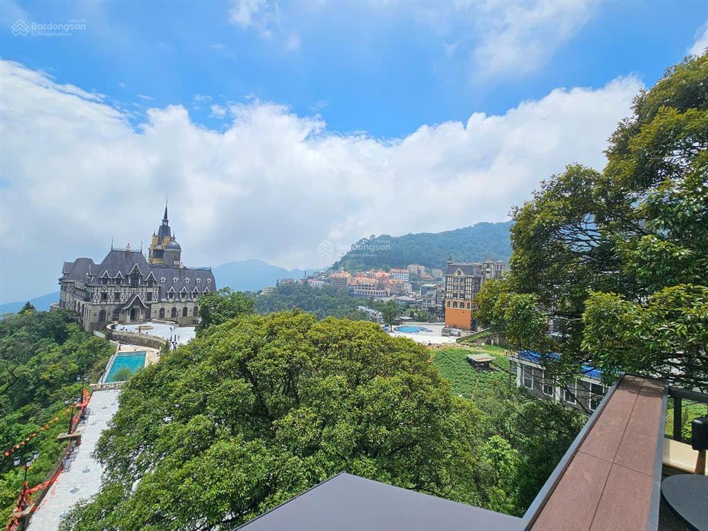 Cần bán khách sạn xây mới 12 tầng tại tam đảo dt 360m2 x 3000m2 xây dựng, view siêu vip