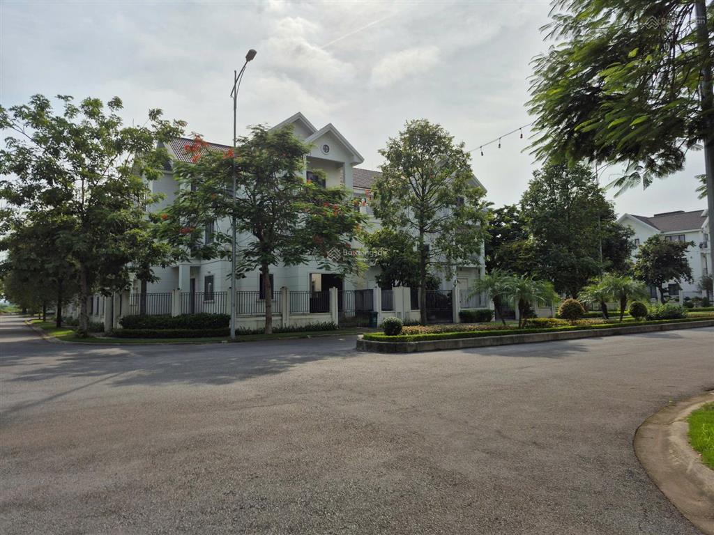 Bán biệt thự 3 tầng xây thô, tại times garden vĩnh yên, 12,6 tỷ, dt 289m2 view đẹp