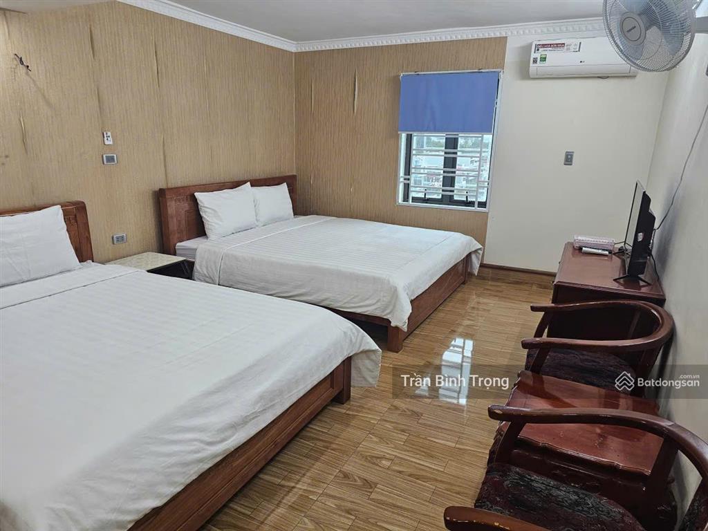 Bán nhà nghỉ 4,5 tầng 2 mặt thoáng 135m2 x 5,5m mặt tiền, giá tốt