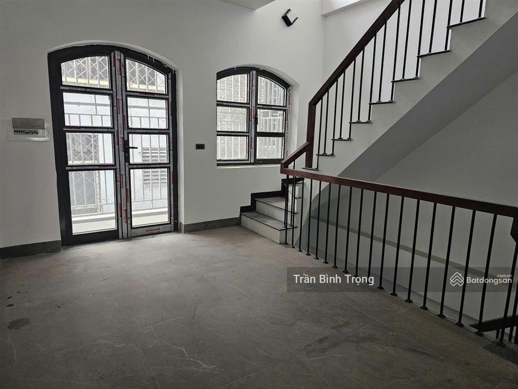 Mời thuê nhà 4 tầng 200m2/4 sàn , đường nguyễn tất thành, phường vĩnh phúc, chính chủ giá tốt