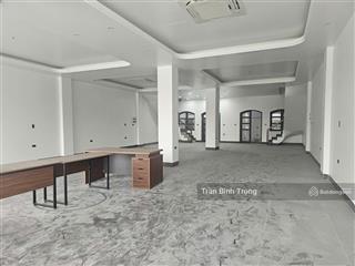 Mời thuê nhà 4 tầng 200m2/4 sàn , đường nguyễn tất thành, phường vĩnh phúc, chính chủ giá tốt