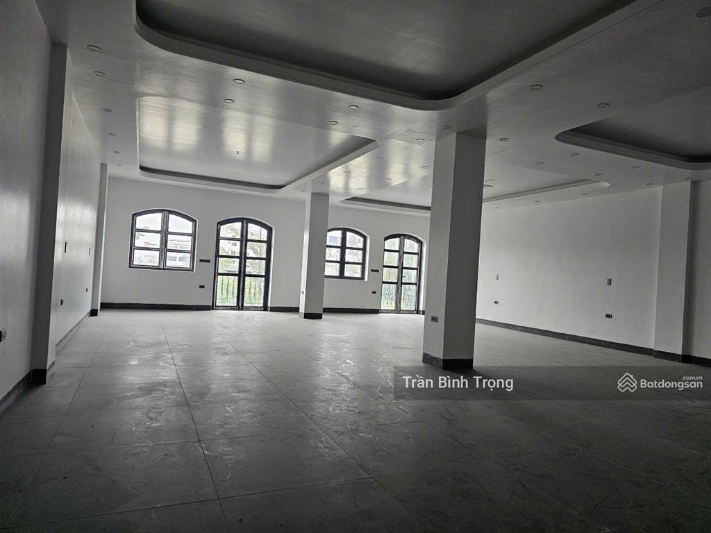 Mời thuê nhà 4 tầng 200m2/4 sàn , đường nguyễn tất thành, phường vĩnh phúc, chính chủ giá tốt