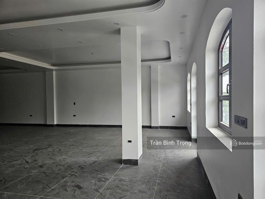 Mời thuê nhà 4 tầng 200m2/4 sàn , đường nguyễn tất thành, phường vĩnh phúc, chính chủ giá tốt