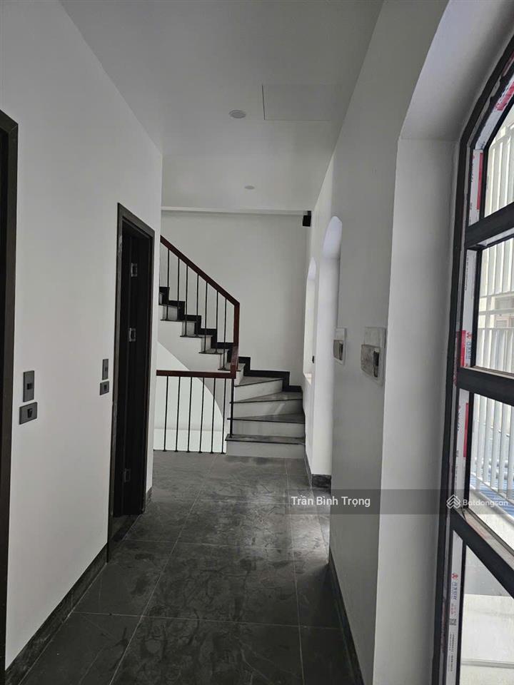 Mời thuê nhà 4 tầng 200m2/4 sàn , đường nguyễn tất thành, phường vĩnh phúc, chính chủ giá tốt