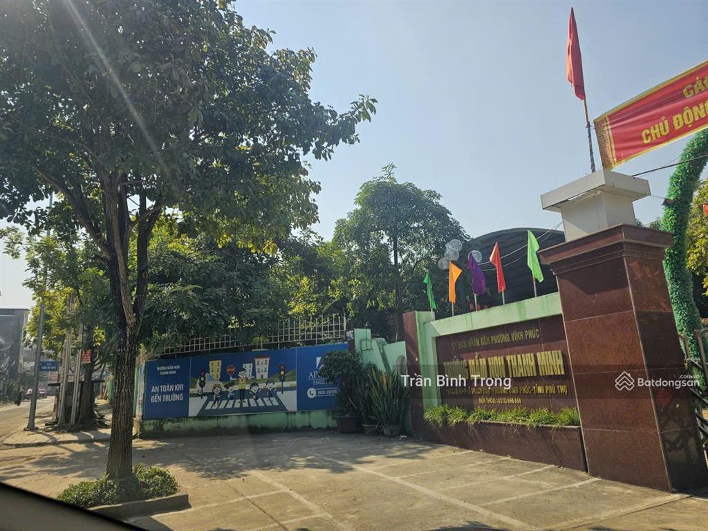 Bán gấp nhà 3 tầng lô góc băng 2 đường tôn đức thắng, 10,2 tỷ, 144m2, vĩnh yên, vĩnh phúc