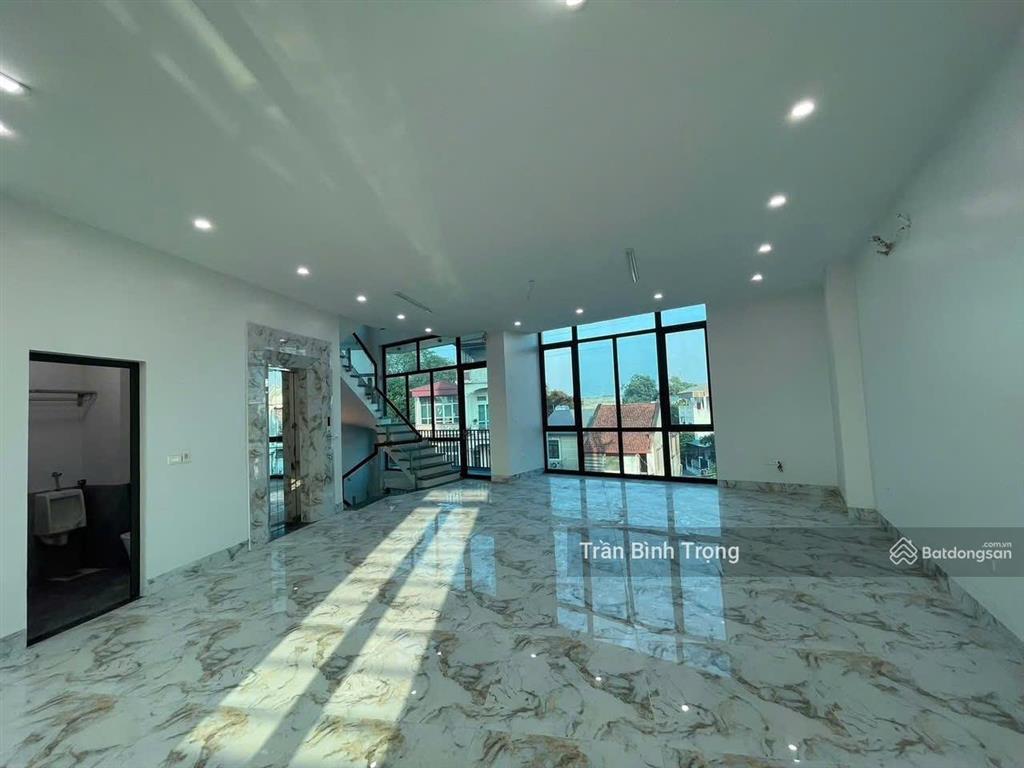 Bán nhà 6 tầng, thang máy, mặt phố tại vĩnh yên, vĩnh phúc 5,9 tỷ xx, 10m mặt tiền, vị trí đẹp