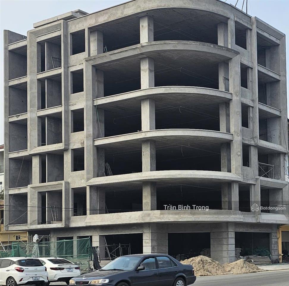 Cho thuê tòa nhà lô góc 6 tầng 250m2/sàn thang máy  trục chính p. vĩnh phúc  tỉnh phú thọ