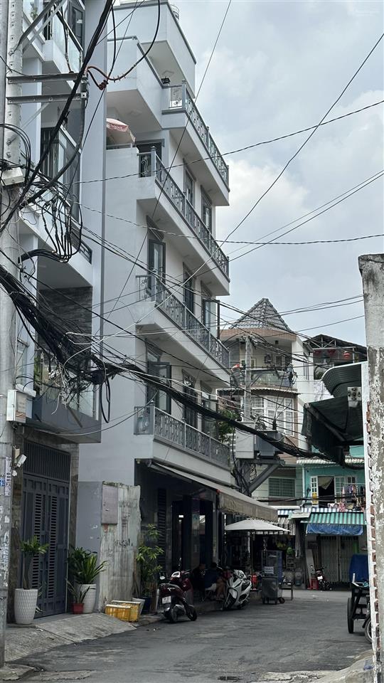 Bán nhà 2 mặt tiền hẻm xe tải vị trí đẹp nhất khu. giá 18,3 tỷ