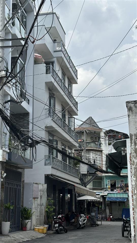 Bán nhà 2 mặt tiền hẻm xe tải vị trí đẹp nhất khu. giá 18,3 tỷ