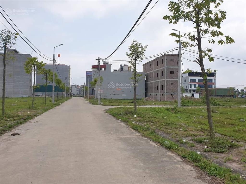 Chính chủ bán lô đất sổ đỏ khu đồng lớn, đồng nhỏ  quang châu gần nhà máy foxcon giá siêu rẻ