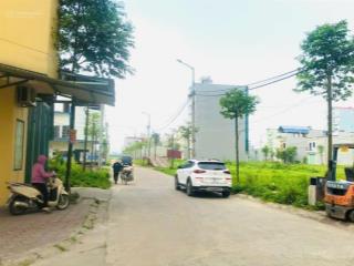 Chính chủ bán lô đất sổ đỏ khu đồng lớn, đồng nhỏ  quang châu gần nhà máy foxcon giá siêu rẻ